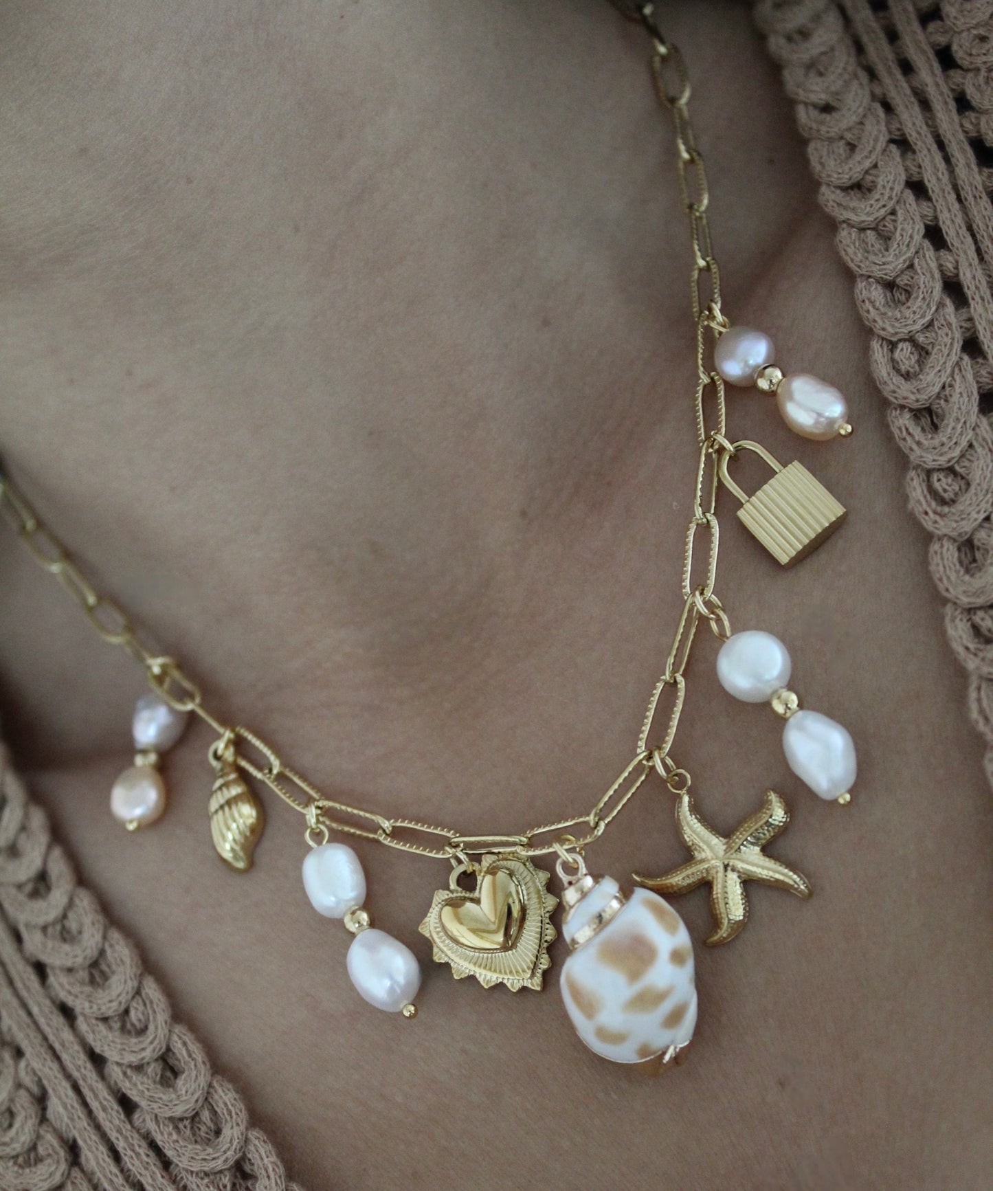 Collier breloques Corail