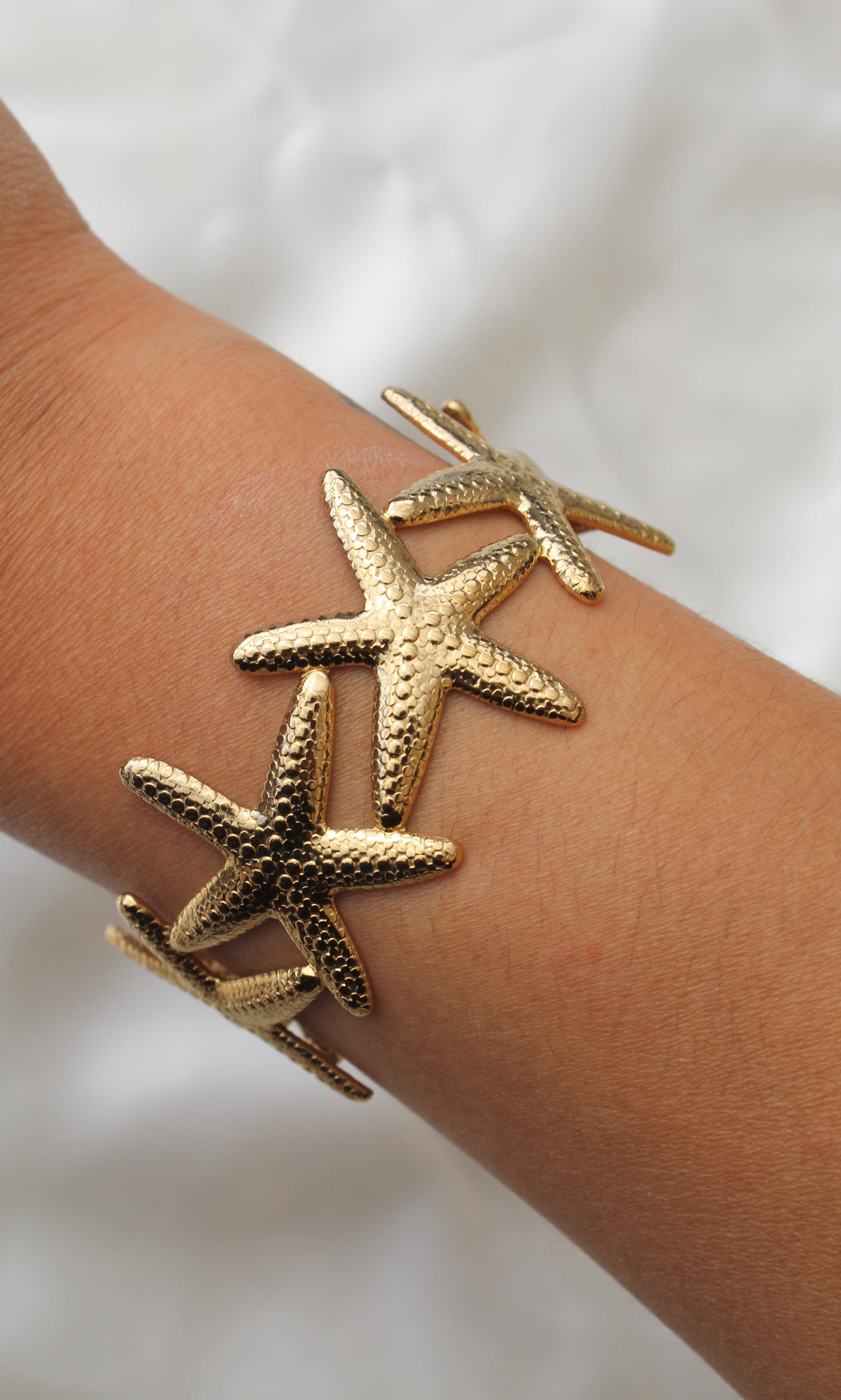 Bracelet manchette étoile de mer - Bijoux en acier inoxydable - Les bijoux d’Anaïs