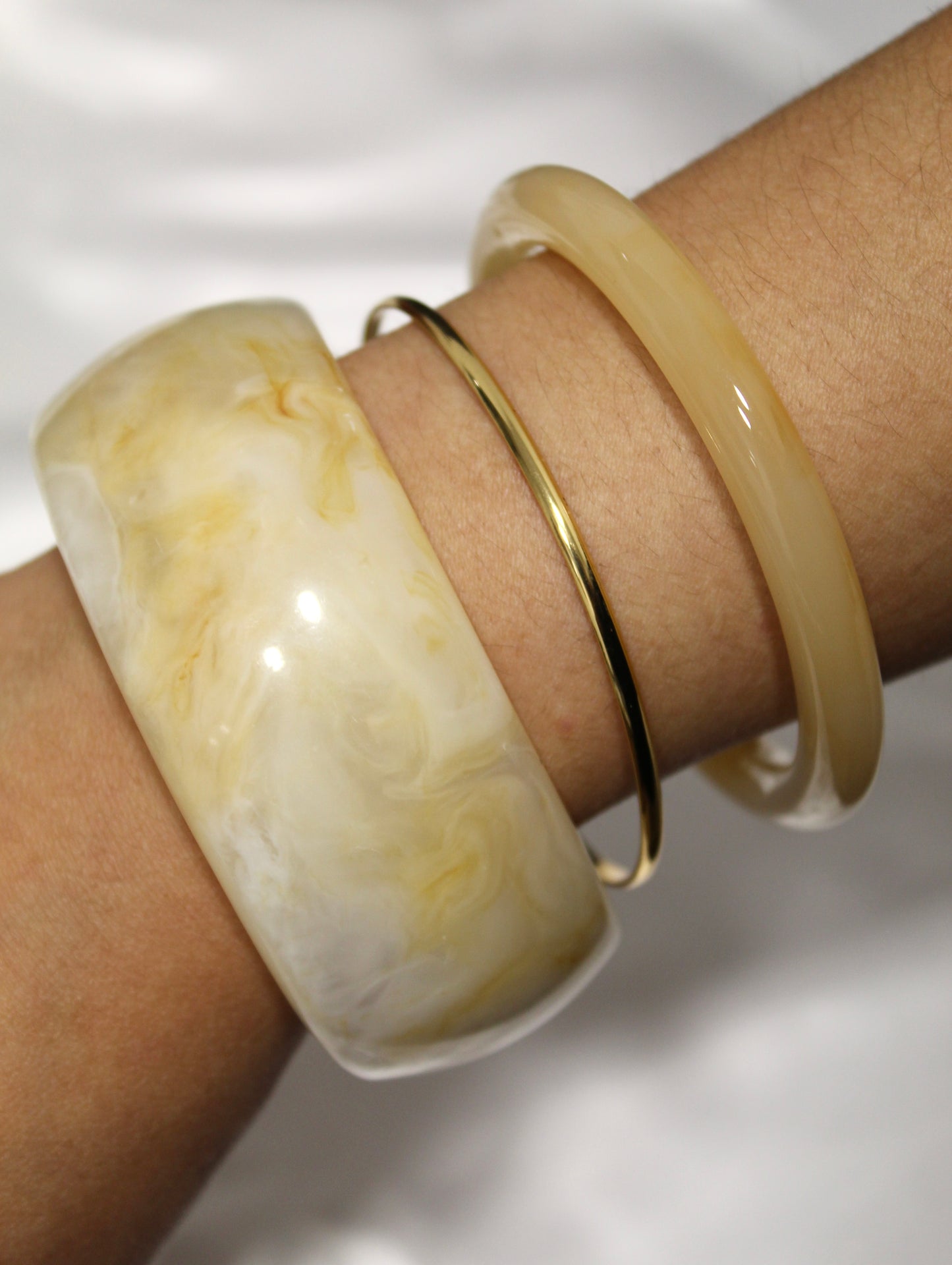 Lot de trois bracelets jonc