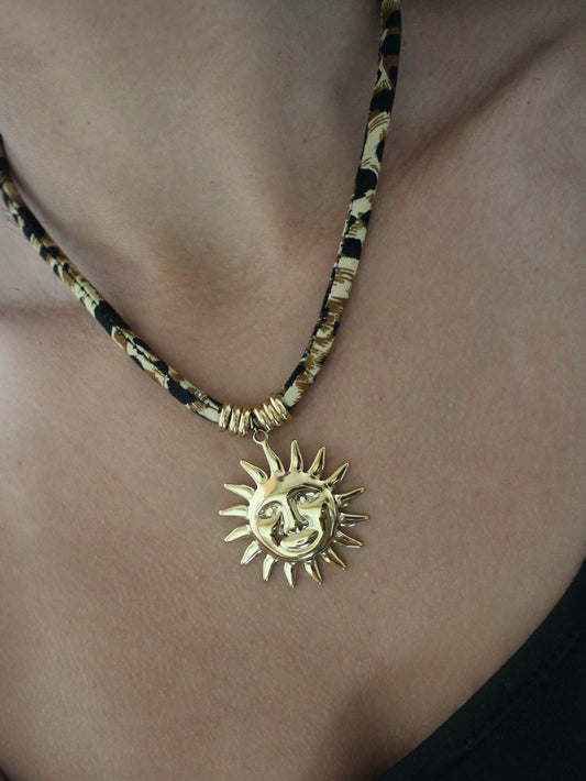 Collier cordon léopard et soleil sourire - Bijoux en acier inoxydable - Les bijoux d’Anaïs